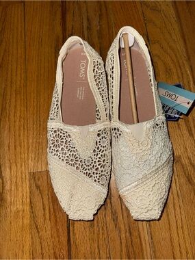 Toms Cream Crochet Lace Slip-On Flats